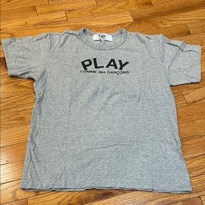 Comme des Garcons PLAY Grey T Shirt with Large Black Heart on Back, Size M
